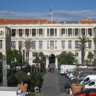 Le forze dell'ordine in corteo di protesta a Nizza