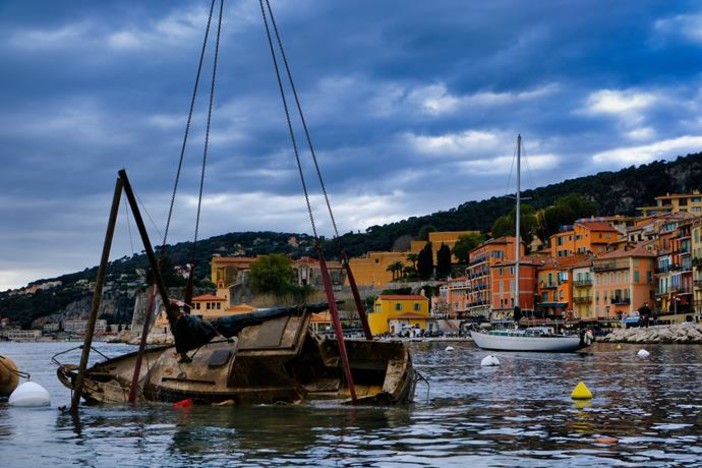 Gli interventi al porto di Villefranche sur Mer Gli interventi al porto di Villefranche sur Mer