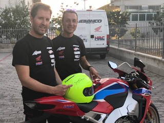 Francesco Curinga a sinistra sul podio di Cervesina