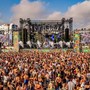 Cannes alza il volume: “Les Plages Électroniques” festeggia 20 anni tra superstar e nuove scenografie Cannes alza il volume: “Les Plages Électroniques” festeggia 20 anni tra superstar e nuove scenografie