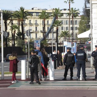 Police Nationale sul Quai des Etats Unis a Nizza