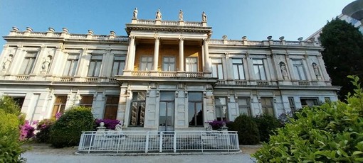 Palais de Marbre (Foto 1 - 5)Mostra Jean Toche (Foto 6 - 16), Mostra Sirenes et Merveilles (Foto 17 - 24), Foto Parc d'Indochine (Foto 25 - 29) e Foto Musée Art Naif (Foto 30 - 49). Le fotografie sono di Patrizia Gallo Palais de Marbre (Foto 1 - 5)Mostra Jean Toche (Foto 6 - 16), Mostra Sirenes et Merveilles (Foto 17 - 24), Foto Parc d'Indochine (Foto 25 - 29) e Foto Musée Art Naif (Foto 30 - 49). Le fotografie sono di Patrizia Gallo