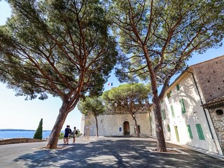 Place de la Castre (c) Mairie de Cannes