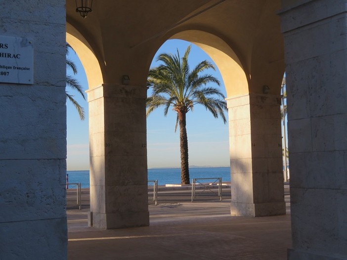 Quai des Etas Unis visto dal Vieux Nice
