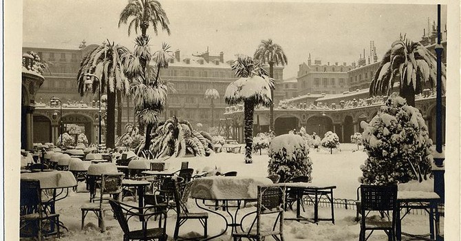 Les Galeries fleuries sous la neige, le 18 décembre 1927 Photographie Richard. Les Galeries fleuries sous la neige, le 18 décembre 1927 Photographie Richard.