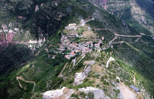 Rimplas, una piccola cittadina delle Alpi Marittime, chiede a SFR di “fare le valige” Rimplas, una piccola cittadina delle Alpi Marittime, chiede a SFR di “fare le valige”