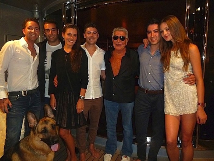 Roberto Cavalli con i suoi amici a bordo - Photo copyright http://www.robertocavalliblog.com