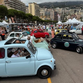 45 auto esposte e diecimila visitatori per il 4° raduno internazionale delle Fiat 500 di Monaco [FOTO]