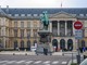 Rouen la statua di Napoleone davanti al Municipio