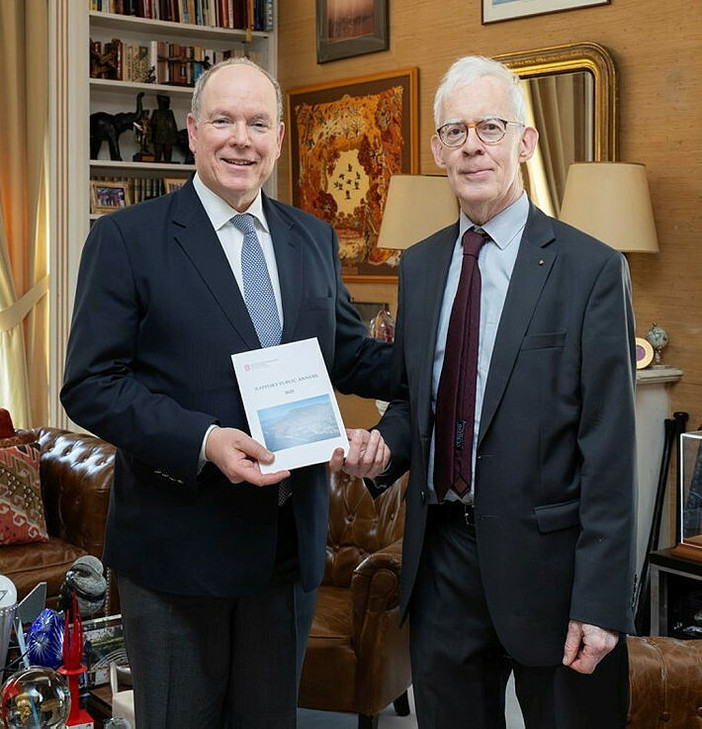 La Commissione Superiore dei Conti consegna il Rapporto Pubblico Annuale 2025 al Principe Alberto II di Monaco © Palazzo del Principe La Commissione Superiore dei Conti consegna il Rapporto Pubblico Annuale 2025 al Principe Alberto II di Monaco © Palazzo del Principe
