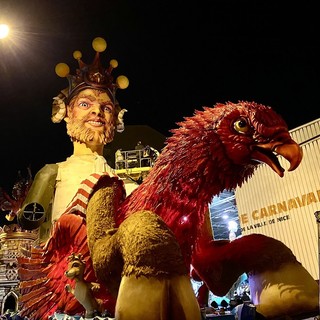 Il Roi des Animaux, re del Carnevale 2022 di Nizza (Twitter - Olivier Arlet)