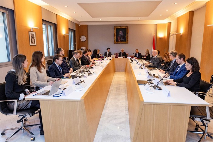 I membri durante la riunione I membri durante la riunione