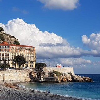 Spiaggia di Nizza, fotografia di Ghjuvan Pasquale
