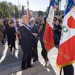 Il sindaco Yves Juhel alla cerimonia (Foto: Ville de Menton)