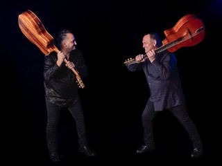 Stochelo & Mozes Rosenberg «The songs of Charlie Chaplin... and more!» Stochelo & Mozes Rosenberg «The songs of Charlie Chaplin... and more!»