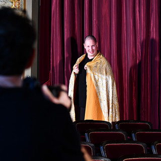 Spettacolo Flying Gold Cape