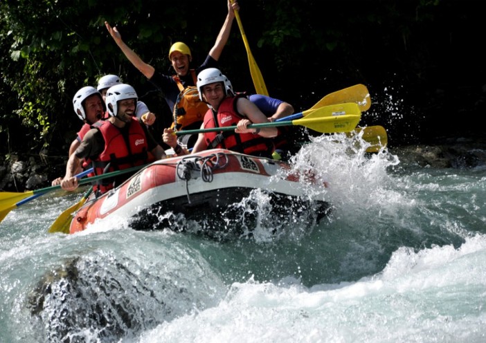 Allo Stura River Village di Gaiola sei ospite 2 notti su 3! Oltre alle discese in rafting, lascia spazio anche al relax, allo sport e al divertimento 