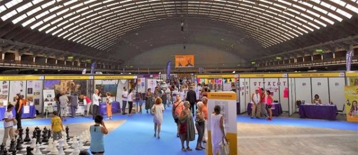 Salon “Enfance, famille et loisirs” Salon “Enfance, famille et loisirs”