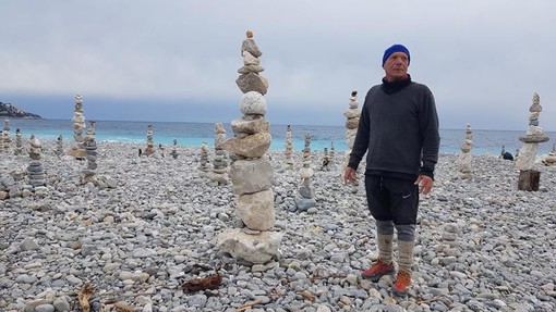 "Nessuno deve sentirsi solo", la foto del giorno di Ghjuvan Pasquale "Nessuno deve sentirsi solo", la foto del giorno di Ghjuvan Pasquale