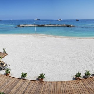 Monaco: prolungato coprifuoco, si cena nei ristoranti sino alle 23 e apertura piscine. Ecco tutte le novità