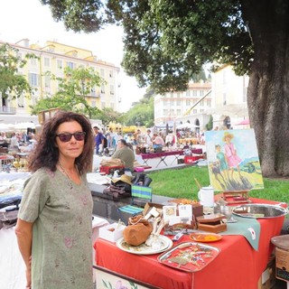 Sandra Picareus, brocante in Place Garibaldi a Nizza