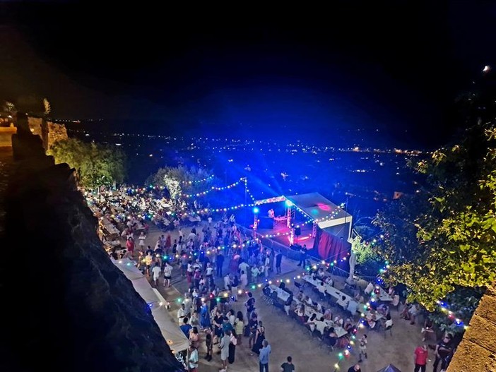 Festa di Sainte Claire a Saint Paul de Vence Festa di Sainte Claire a Saint Paul de Vence