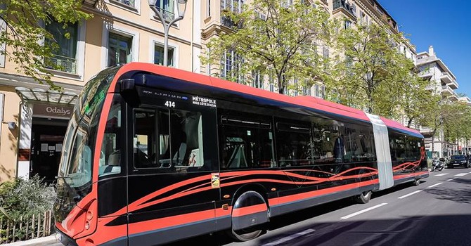 Nizza, i super bus hanno iniziato la sperimentazione (Foto)