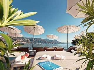 Foto 5: Crogiolarsi al sole sulla terrazza o su una sedia a sdraio, con un unico orizzonte, il mare ...