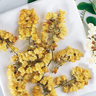 Le frittelle di fiori d’acacia