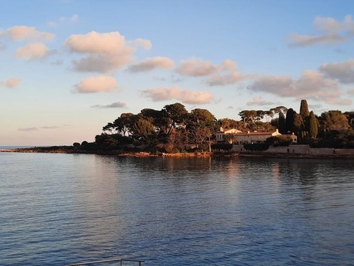 Sentieri d'inverno: Tire-Poil a cap d'Antibes, fotografie di Danilo Radaelli Sentieri d'inverno: Tire-Poil a cap d'Antibes, fotografie di Danilo Radaelli