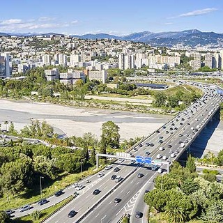 Pedaggio di Saint-Isidore, il nodo resta aperto: tra stop alle barriere, costi e impatto ambientale