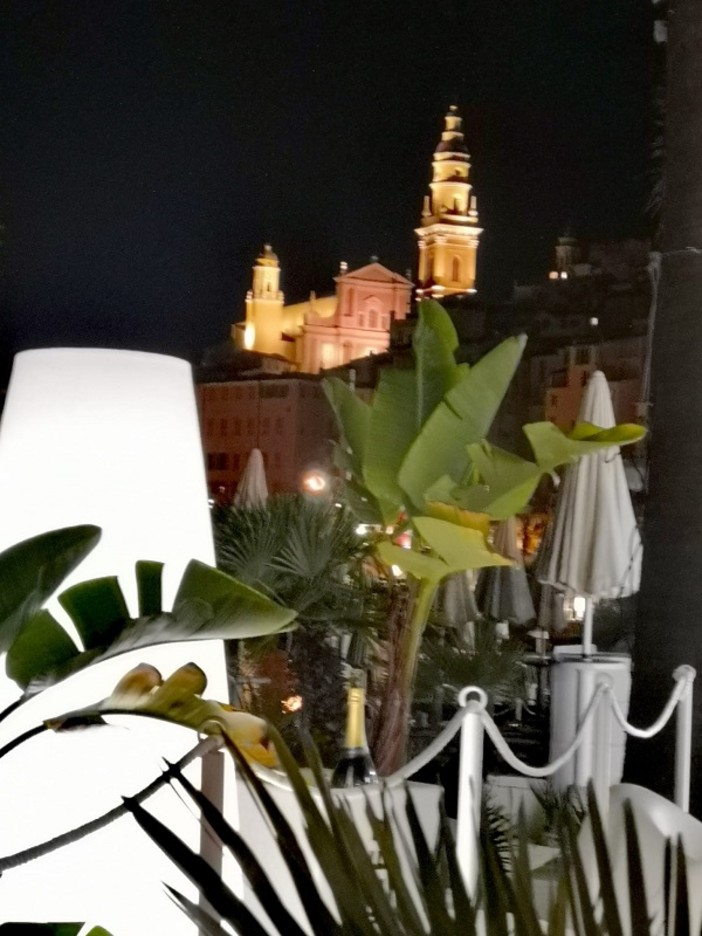 "Stasera champagne!" di Luisella Cappio "Stasera champagne!" di Luisella Cappio