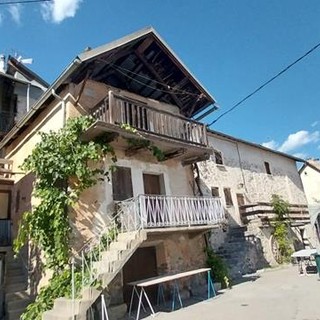 Sauze (foto 1 - 25), Gorges du Daluis (Foto 22 - 30), Guillaumes (foto 31 - 46), Saint Auban e le Gorges (Foto 47 - 67) e la sintesi (68 -70). Fotogtafie di Danilo Radaelli