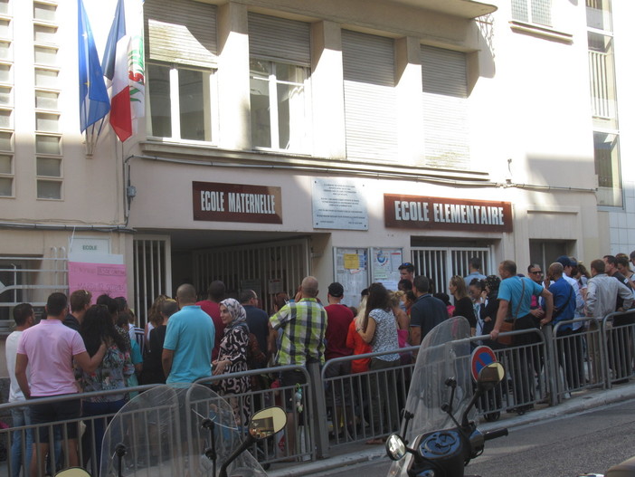 Varato il calendario scolastico: le vacanze degli studenti nel 2022 e nel 2023