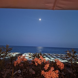 Nizza, la notte sulla Promenade des Anglais, fotografia di Patrizia Savarese