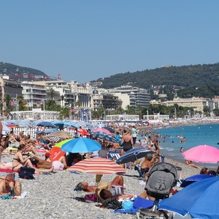 Covid: crescono i casi in Costa Azzurra, non è ancora allarme, ma…