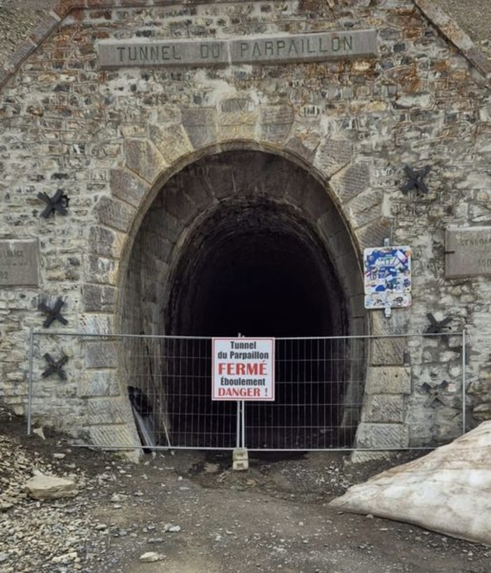 Quest'estate niente Tunnel du Parpaillon per gli appassionati fuoristradisti: la galleria è out Quest'estate niente Tunnel du Parpaillon per gli appassionati fuoristradisti: la galleria è out