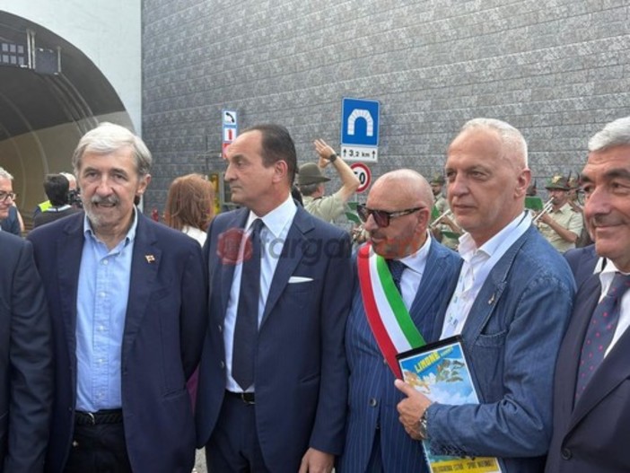 Il senatore cuneese alla cerimonia di apertura del tunnel Il senatore cuneese alla cerimonia di apertura del tunnel