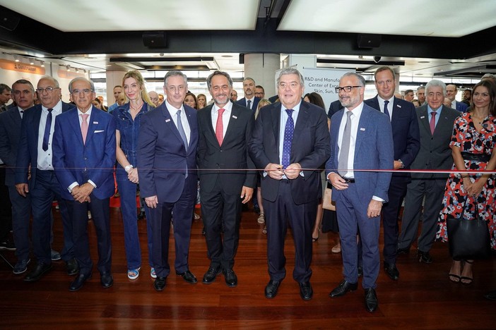 Il taglio del nastro della 1ª edizione del Forum "Monaco per l'impiego" (Foto Stephane Danna) Il taglio del nastro della 1ª edizione del Forum "Monaco per l'impiego" (Foto Stephane Danna)