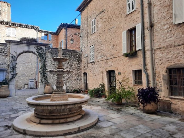 Tourrettes sur Loup, fotografie di Danilo Radaelli Tourrettes sur Loup, fotografie di Danilo Radaelli