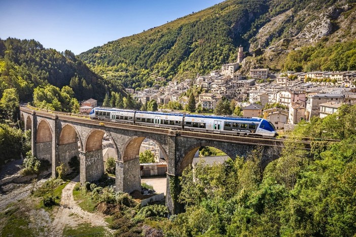 Il Train des Merveilles riparte: dal 15 dicembre torna il viaggio panoramico tra mare e Alpi