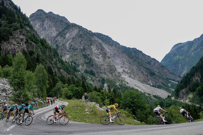 Una fase del Tour de France (foto tratta dal sito ufficiale)
