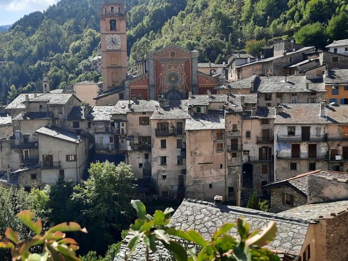 Tende, fotografoe di Danilo Radaelli Tende, fotografoe di Danilo Radaelli