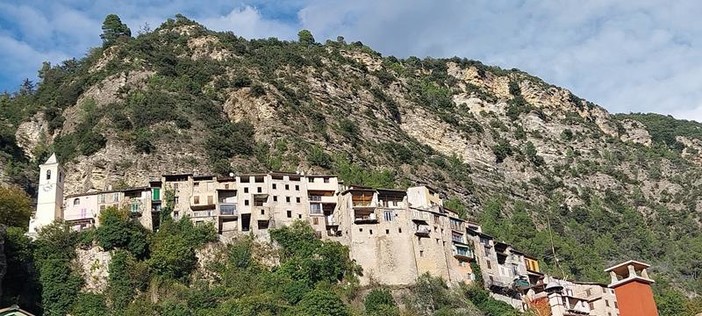 Touët-sur-Var, fotografie di Danilo Radaelli Touët-sur-Var, fotografie di Danilo Radaelli