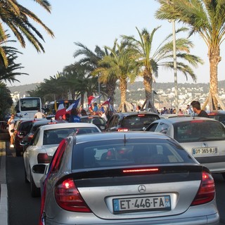 Nizza, la Promenade la sera del 15 luglio