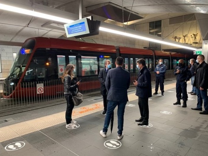 A Nizza il biglietto del bus e del tram si acquista con “Nice Ticket”