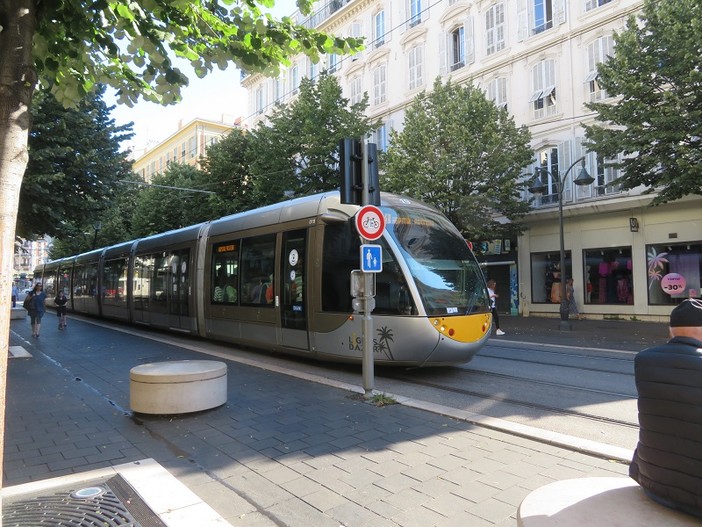 “Non comprate i multi, rischiate di buttare i soldi”: Ligne d’Azur avverte l’utenza