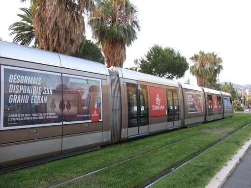 Il tram in Place Massena a Nizza