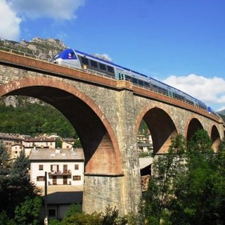 Il rilancio della ferrovia Cuneo-Nizza può attendere: Sncf chiude la biglietteria di Breil sur-Roya Il rilancio della ferrovia Cuneo-Nizza può attendere: Sncf chiude la biglietteria di Breil sur-Roya