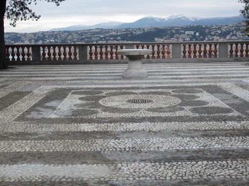 Terrasse Nietzsche, Collina del Cstello, Nizza